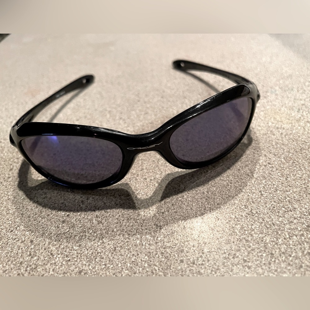 Oakleys childrens polarized sunglasses